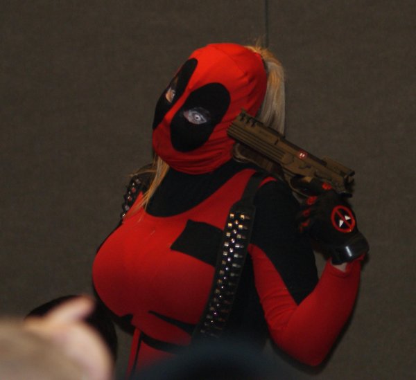 Lady Deadpool at ComicCon Chicago, costume contest 2010